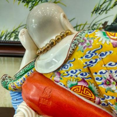 Tượng Phật Di Lặc Cưỡi Thanh Long Vượt Biển